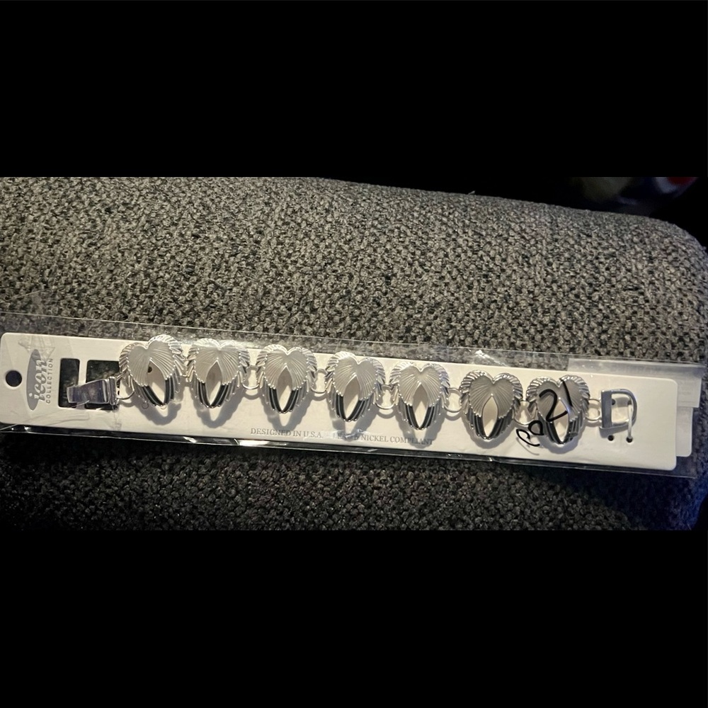 Angel wing bracelet